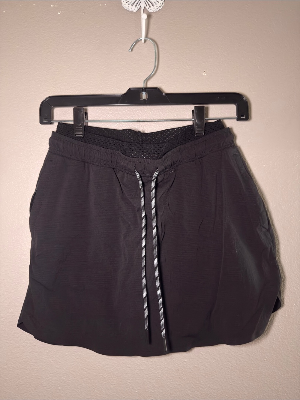 Athleta Women’s Black Athletic Skort with Drawstring Waist